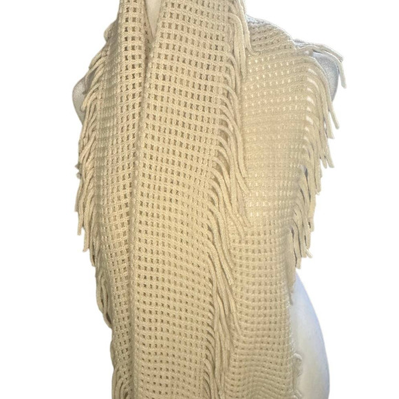Accented Beige scarf with fringes.  Great accessory scarf with anything! - Picture 1 of 4